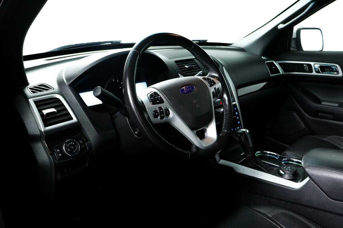 Ford Explorer, 2012 Фото №13