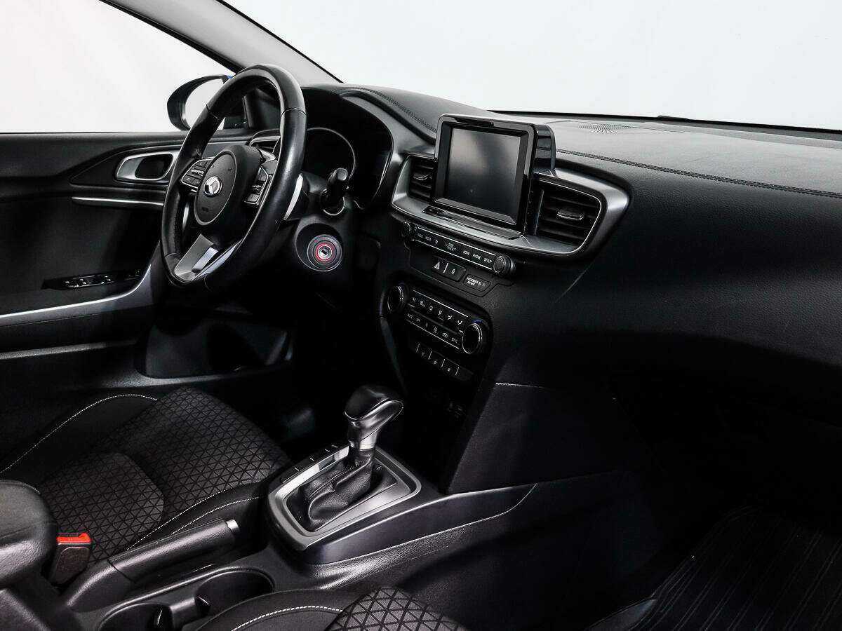 Kia Ceed, 2018 Фото №11