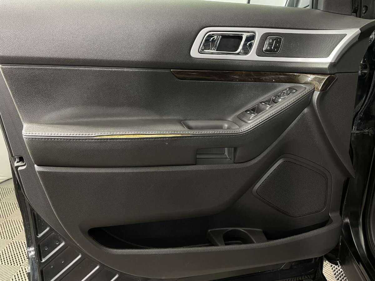 Ford Explorer, 2013 Фото №8