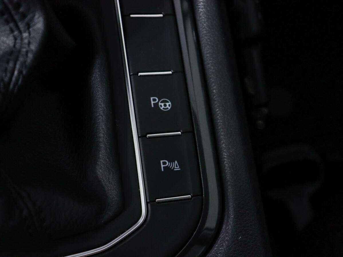 Volkswagen Tiguan, 2018 Фото №14