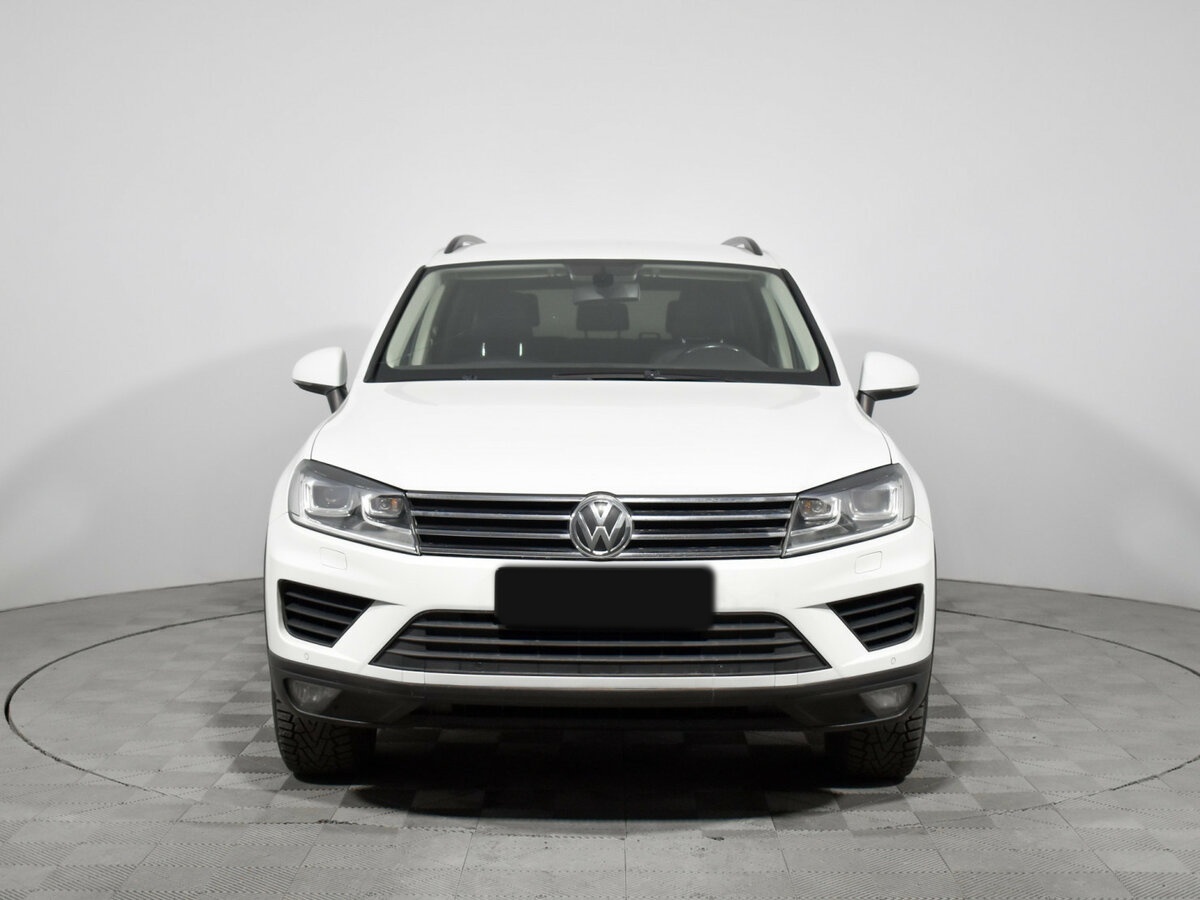 Volkswagen Touareg II Рестайлинг, 2015 Фото №2