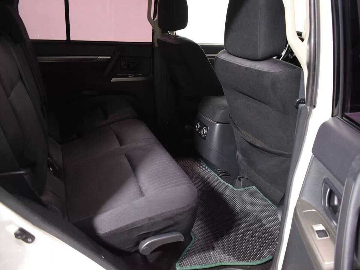 Mitsubishi Pajero, 2015 Фото №9