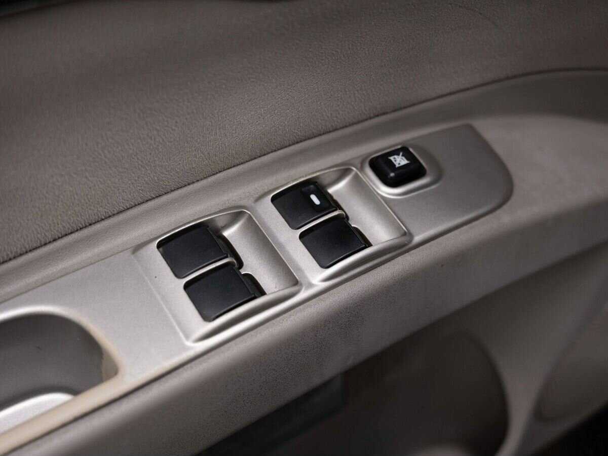 Mitsubishi Pajero Sport, 2014 Фото №16