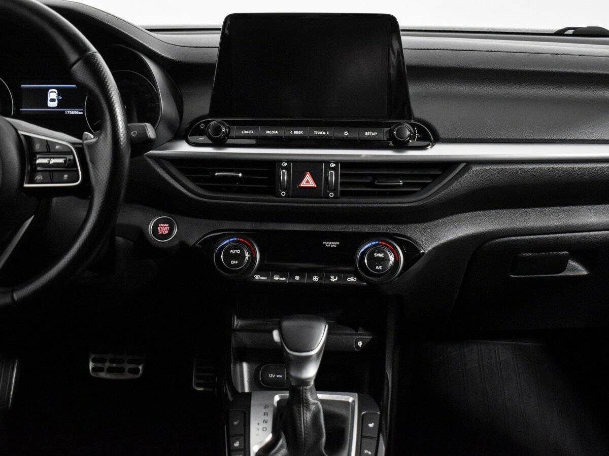 Kia Cerato, 2022 Фото №14