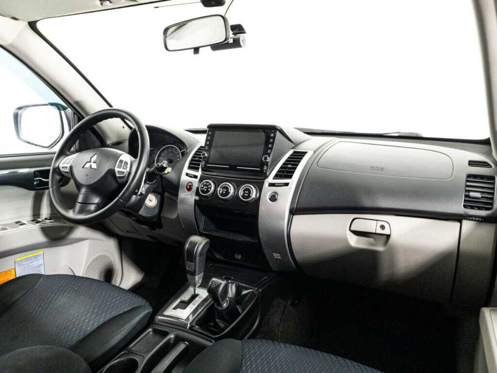 Mitsubishi Pajero Sport, 2014 Фото №9