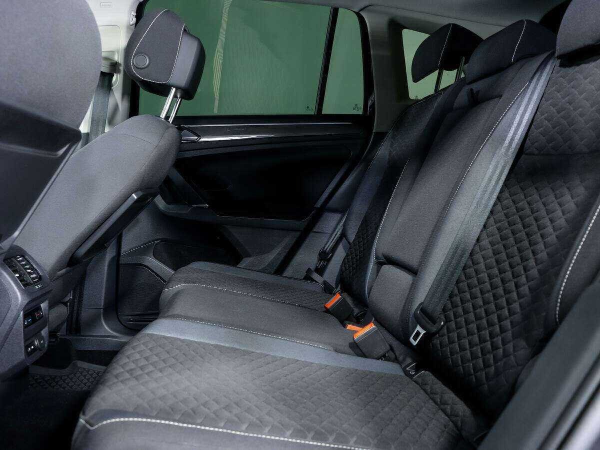 Volkswagen Tiguan, 2018 Фото №11