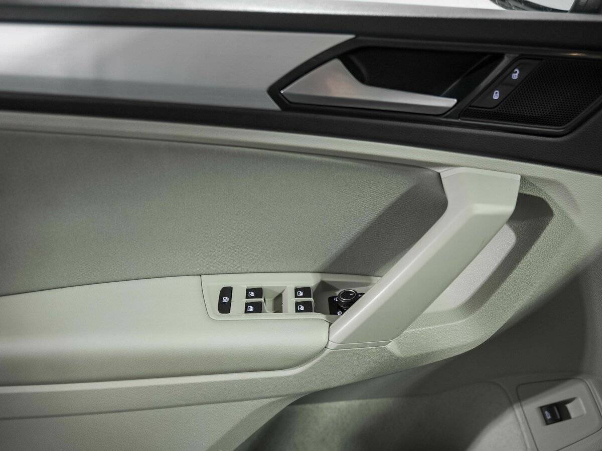 Volkswagen Tiguan, 2017 Фото №12