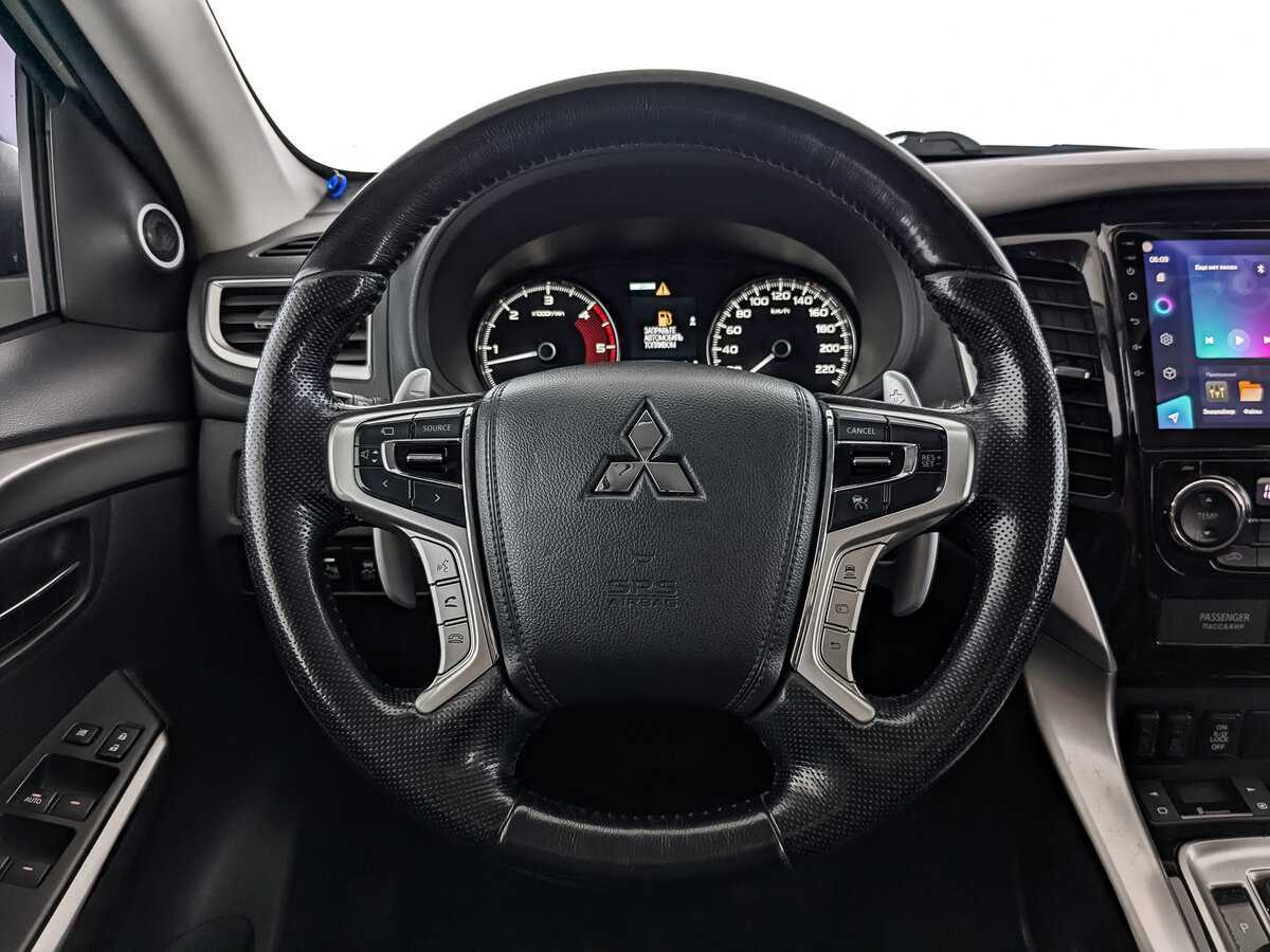 Mitsubishi Pajero Sport, 2017 Фото №20