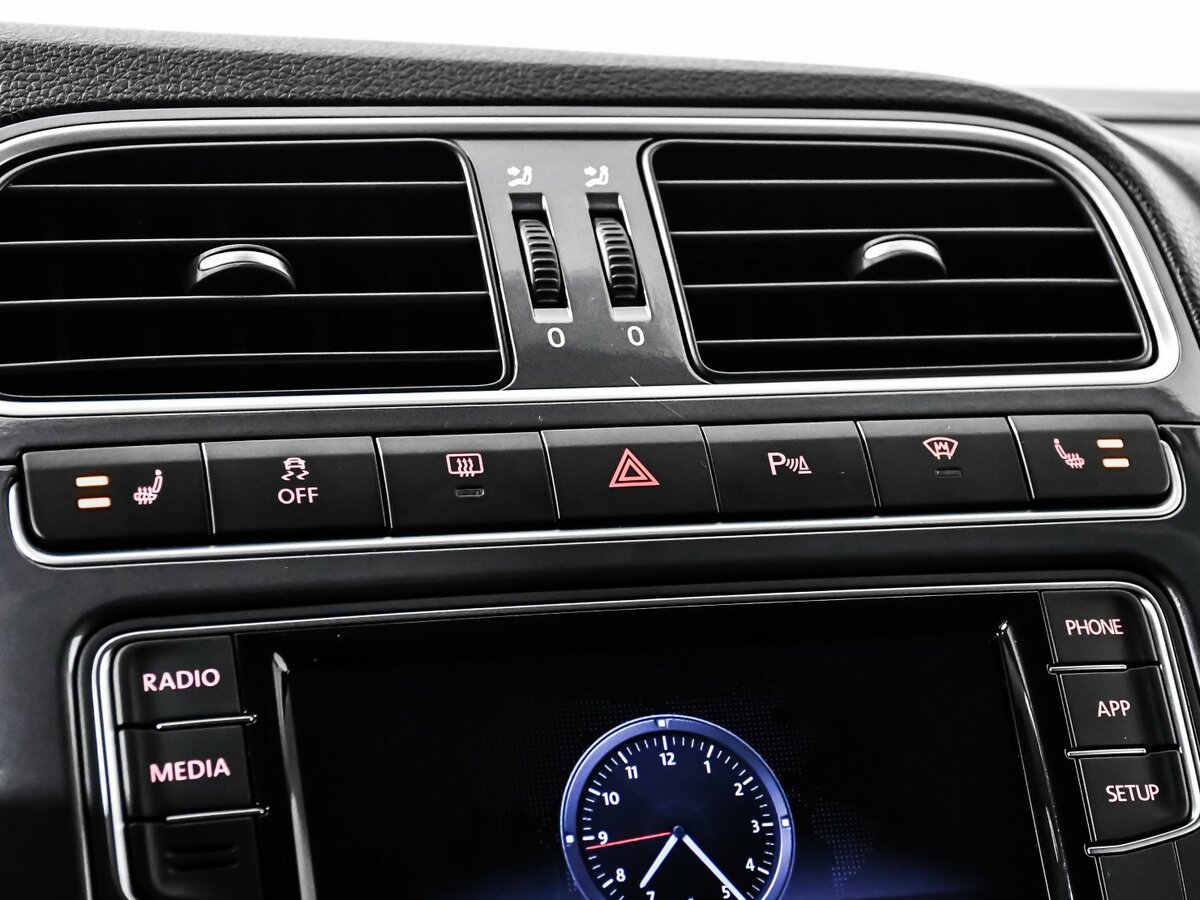 Volkswagen Polo V Рестайлинг, 2018 Фото №14