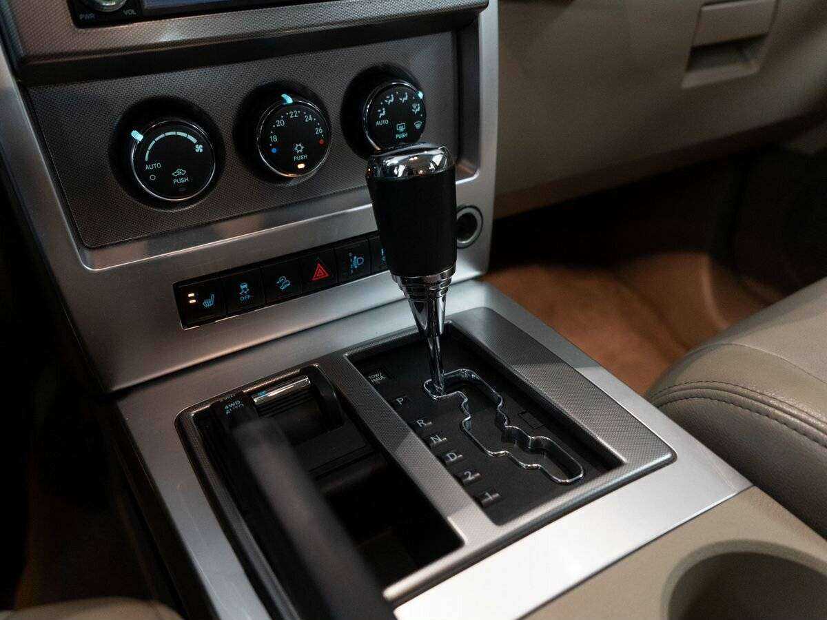 Jeep Cherokee, 2010 Фото №13