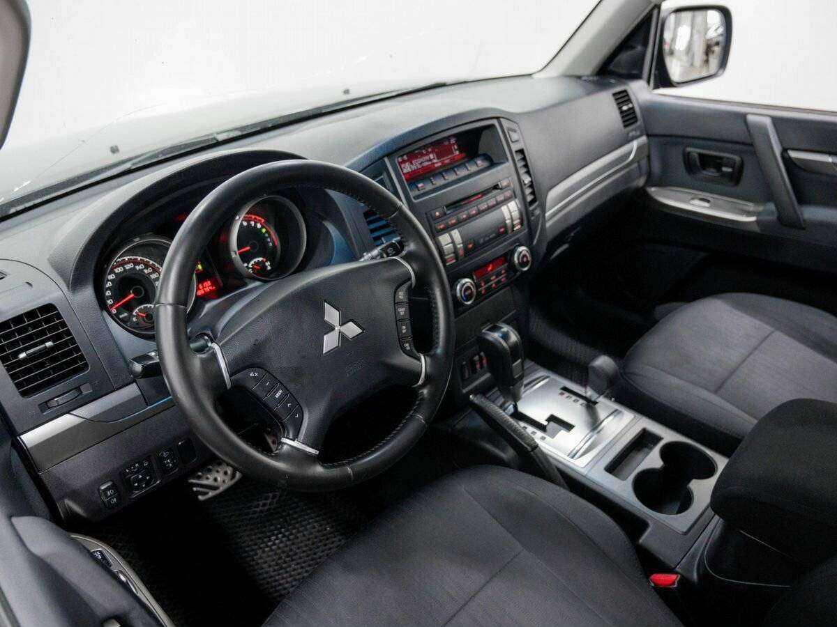 Mitsubishi Pajero, 2011 Фото №17