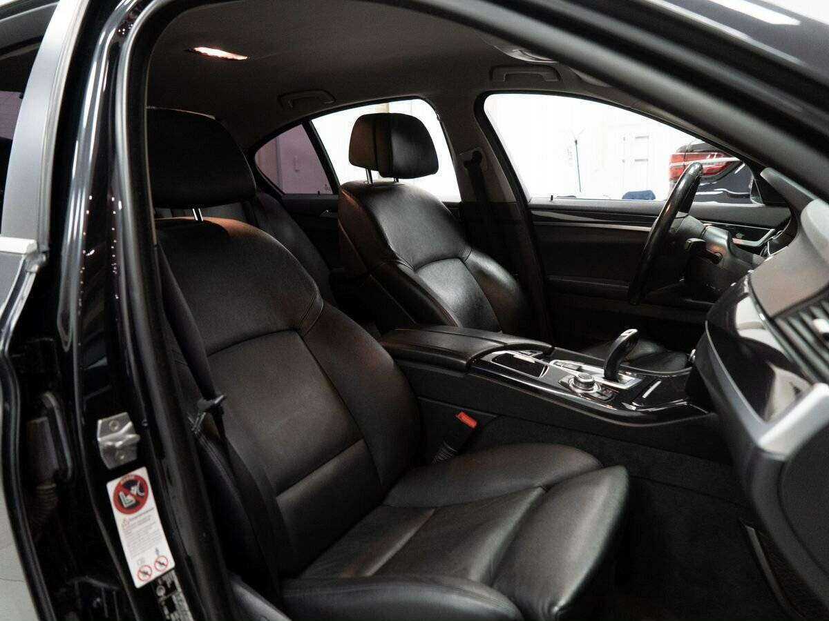 BMW 5 серии 530d xDrive, 2013 Фото №10