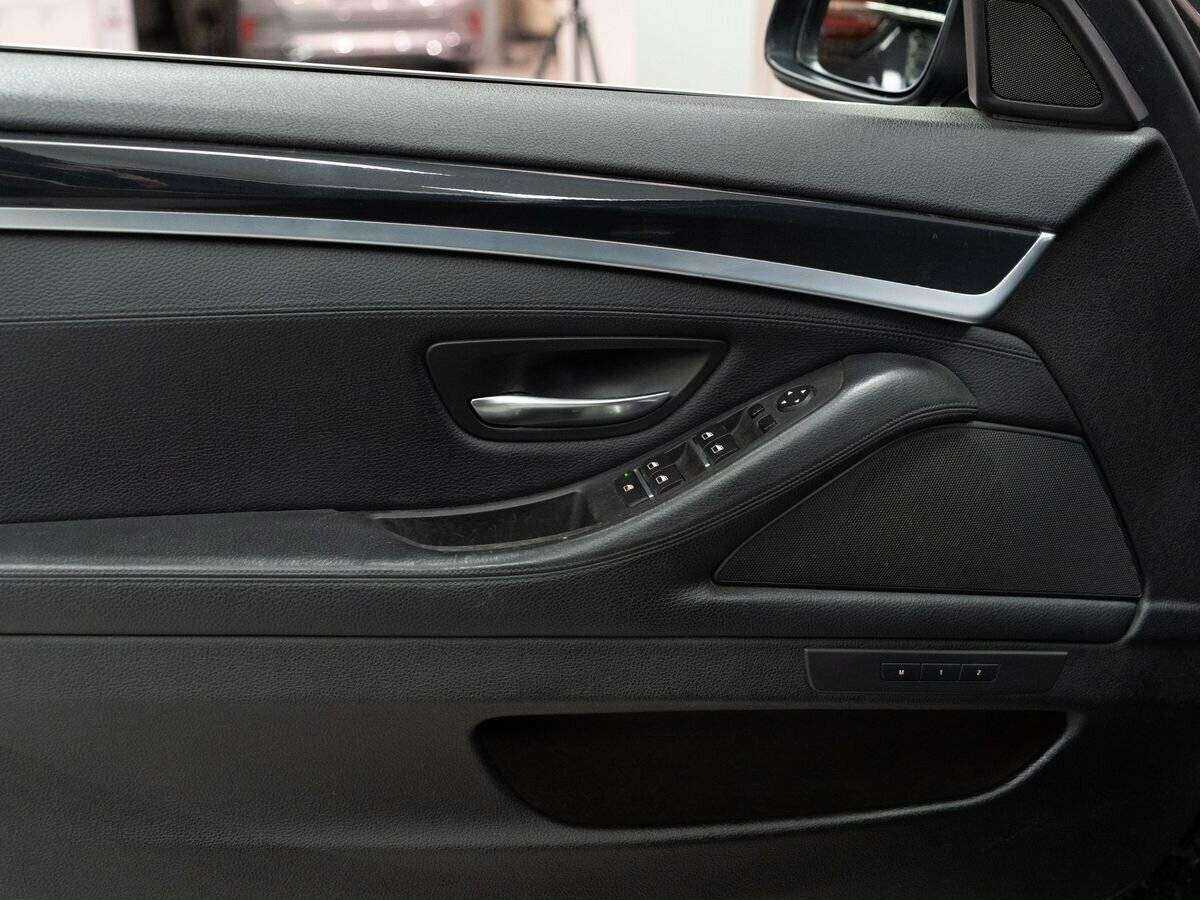 BMW 5 серии 530d xDrive, 2013 Фото №16