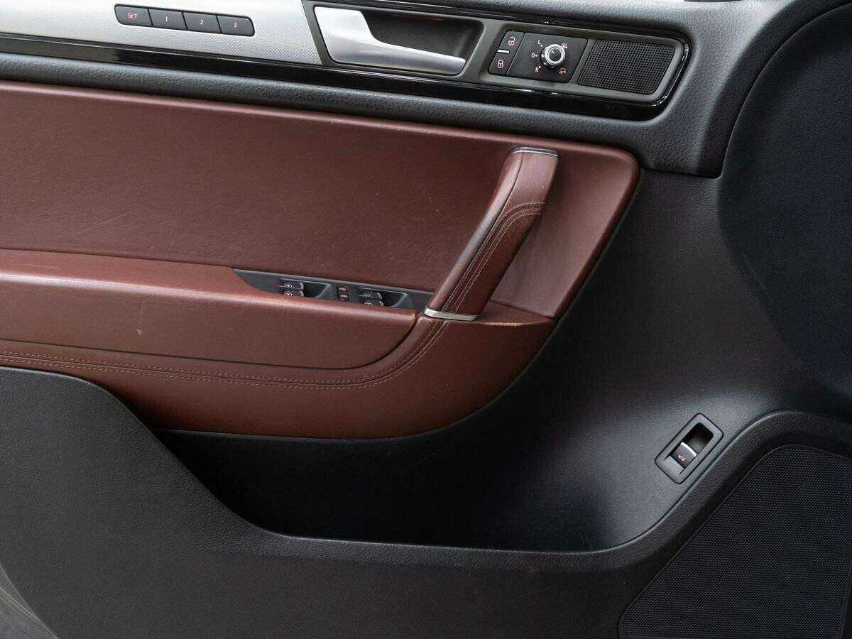 Volkswagen Touareg, 2010 Фото №16