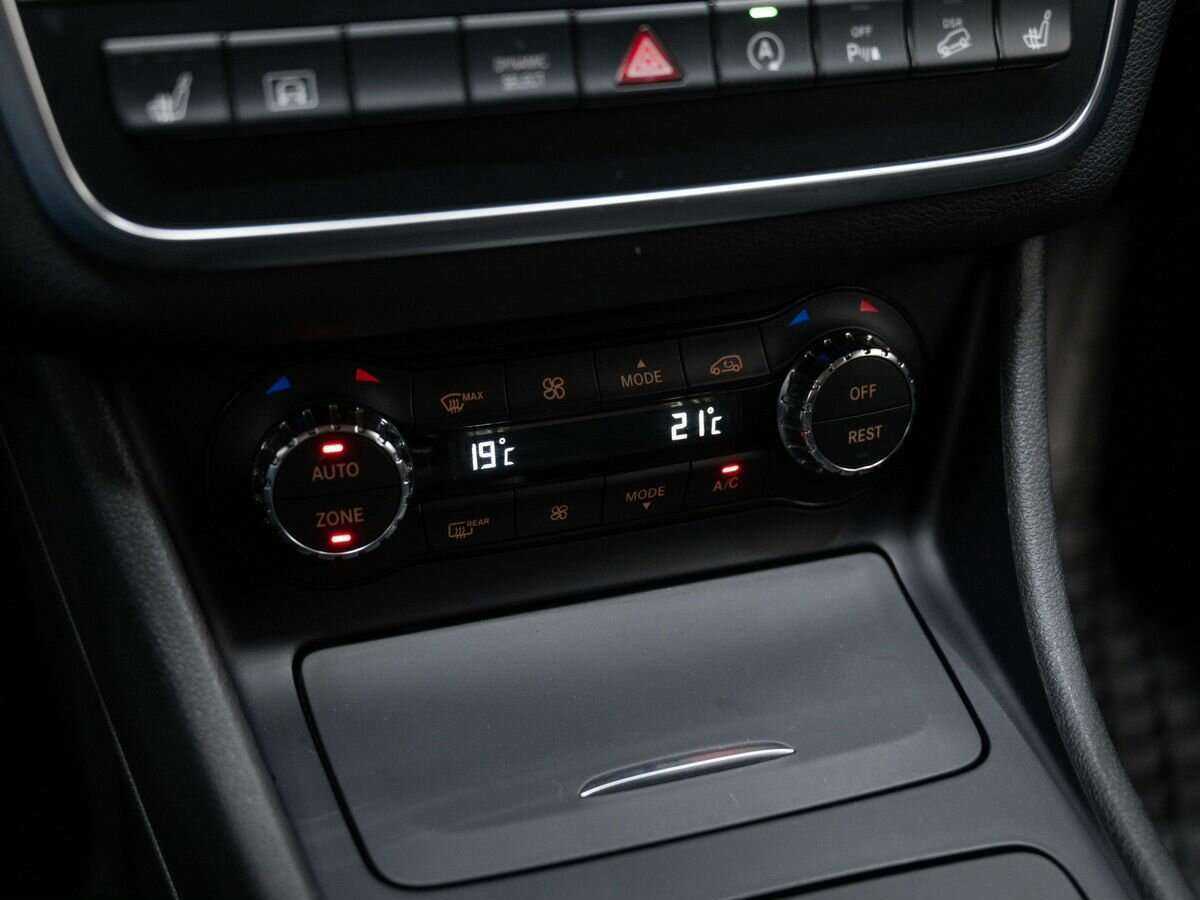 Mercedes-Benz GLA 250, 2016 Фото №21