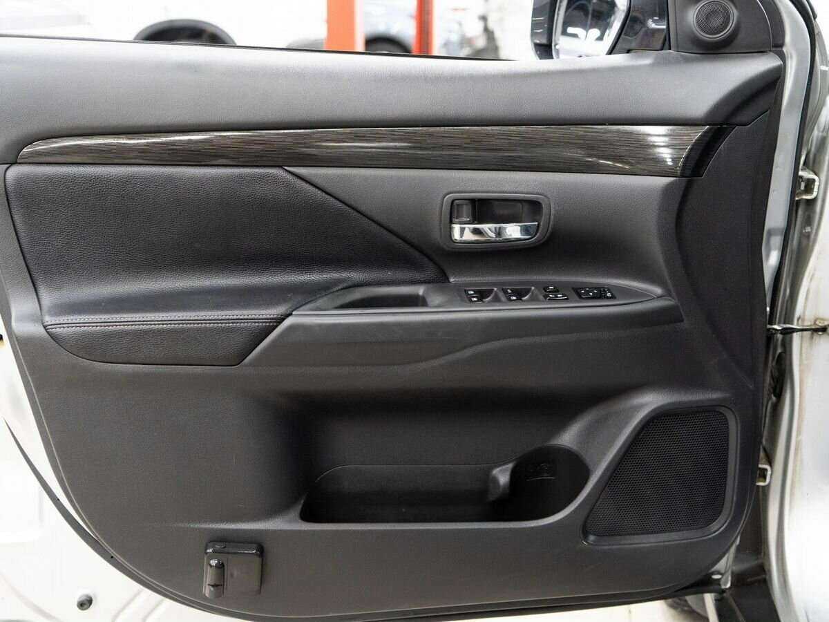 Mitsubishi Outlander, 2017 Фото №15