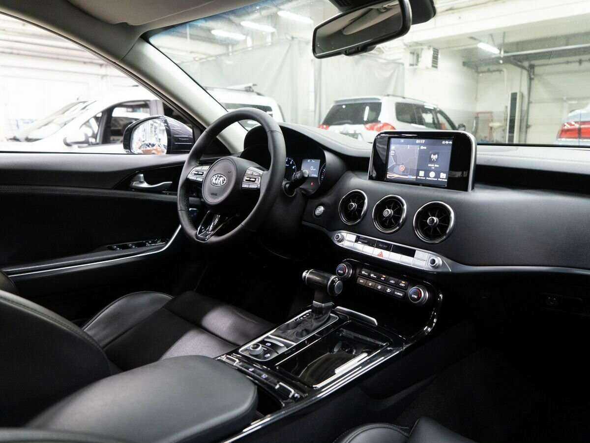 Kia Stinger, 2018 Фото №17