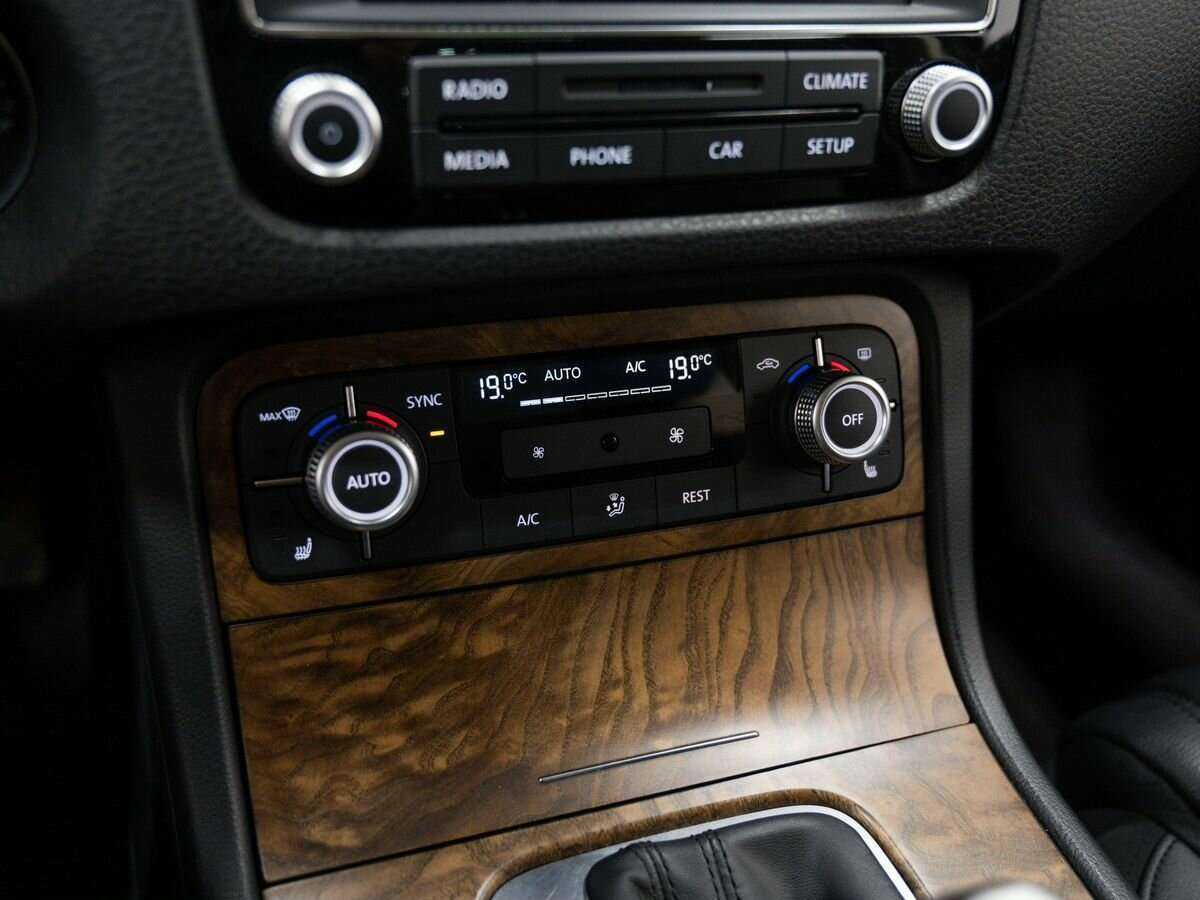 Volkswagen Touareg, 2015 Фото №23