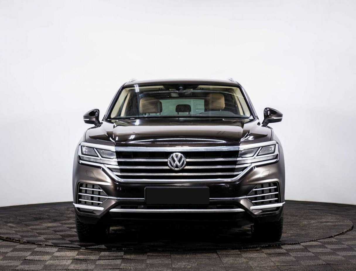 Volkswagen Touareg, 2018 - 235 000 км. | Фото №2