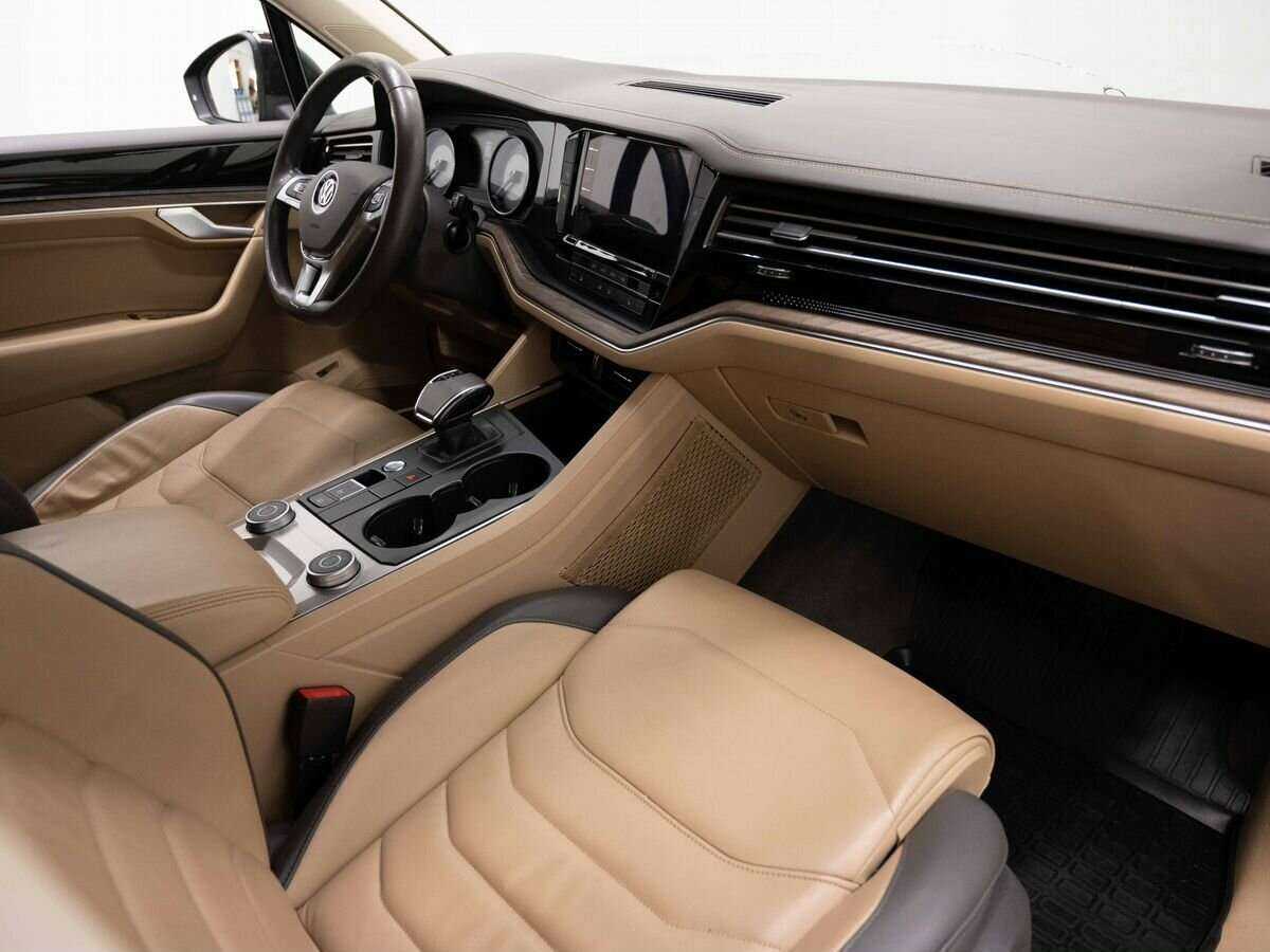Volkswagen Touareg, 2018 Фото №11