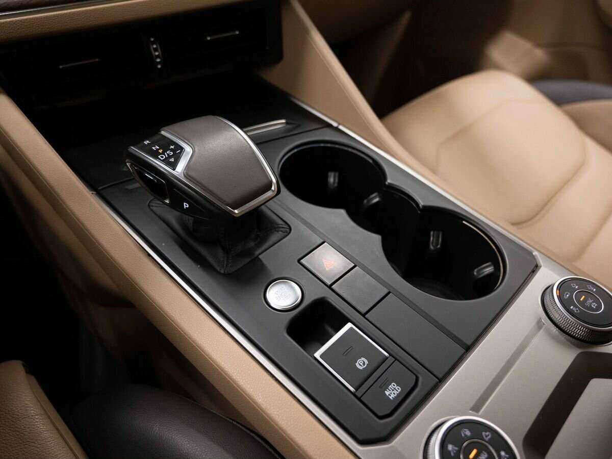 Volkswagen Touareg, 2018 Фото №19