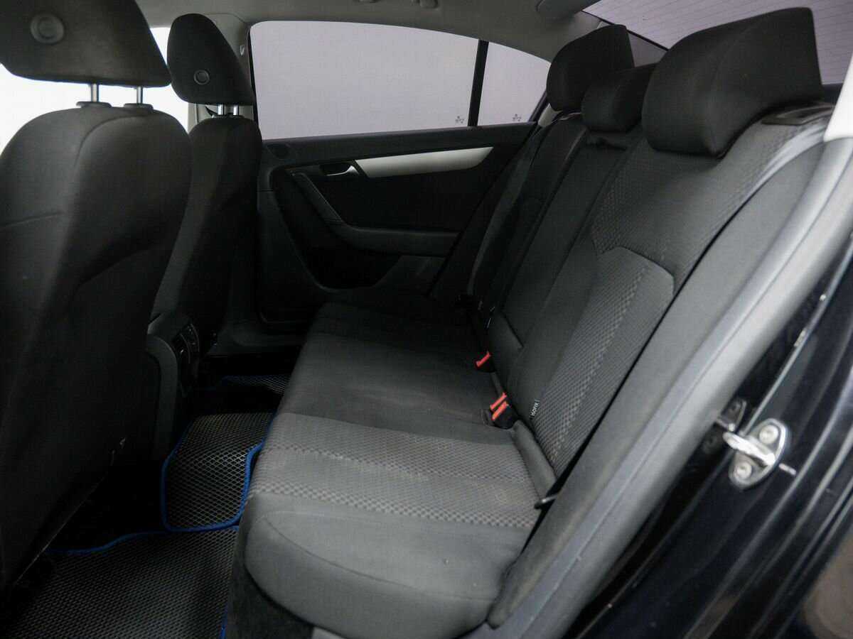 Volkswagen Passat, 2011 Фото №20