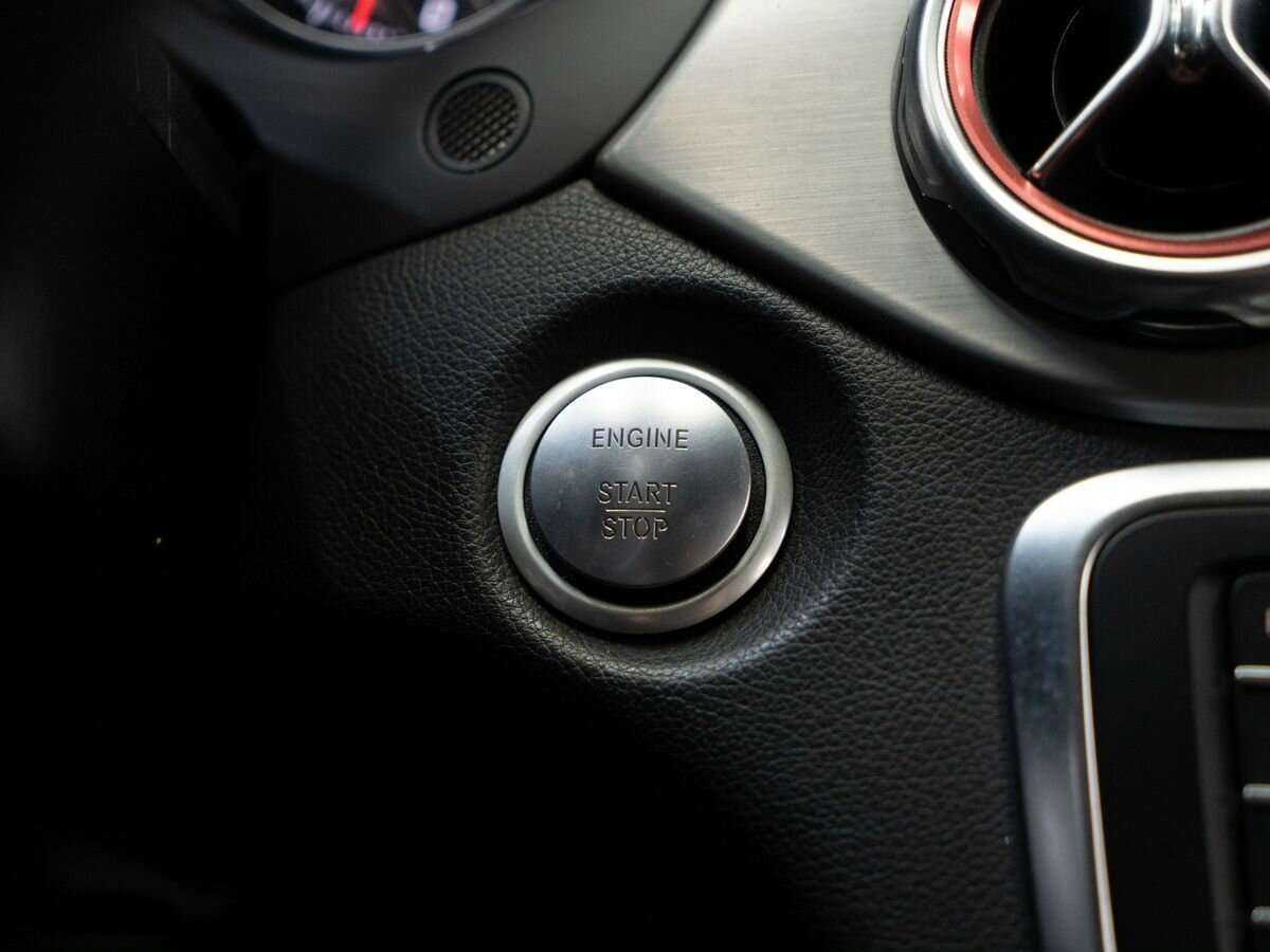 Mercedes-Benz GLA 250, 2017 Фото №13