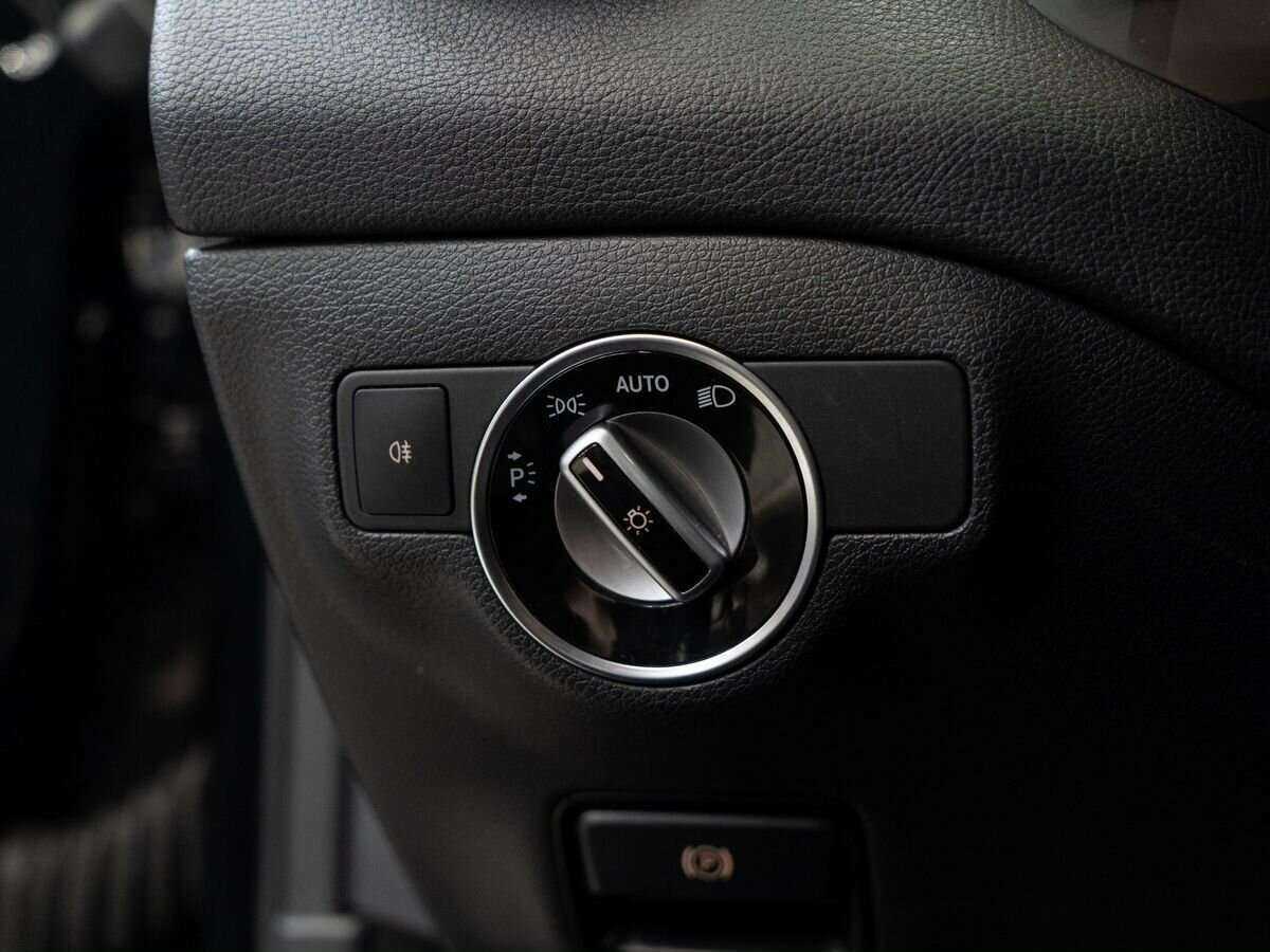 Mercedes-Benz GLA 250, 2017 Фото №21