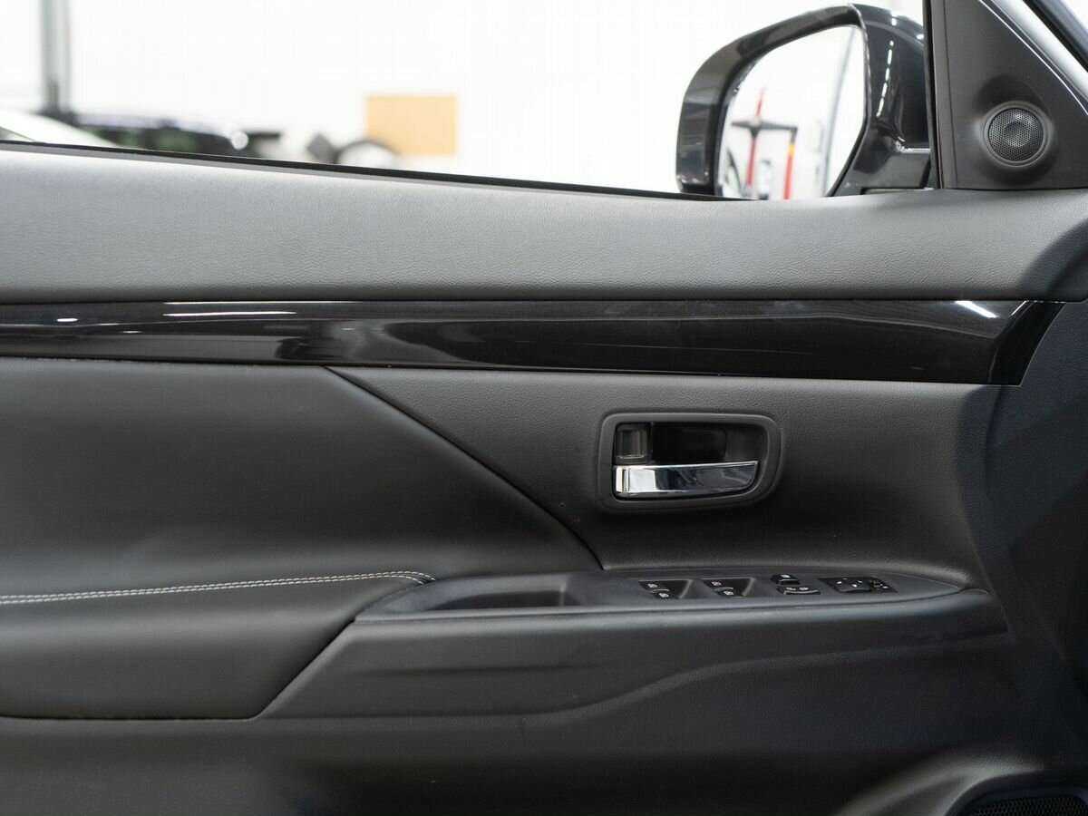 Mitsubishi Outlander, 2022 Фото №16