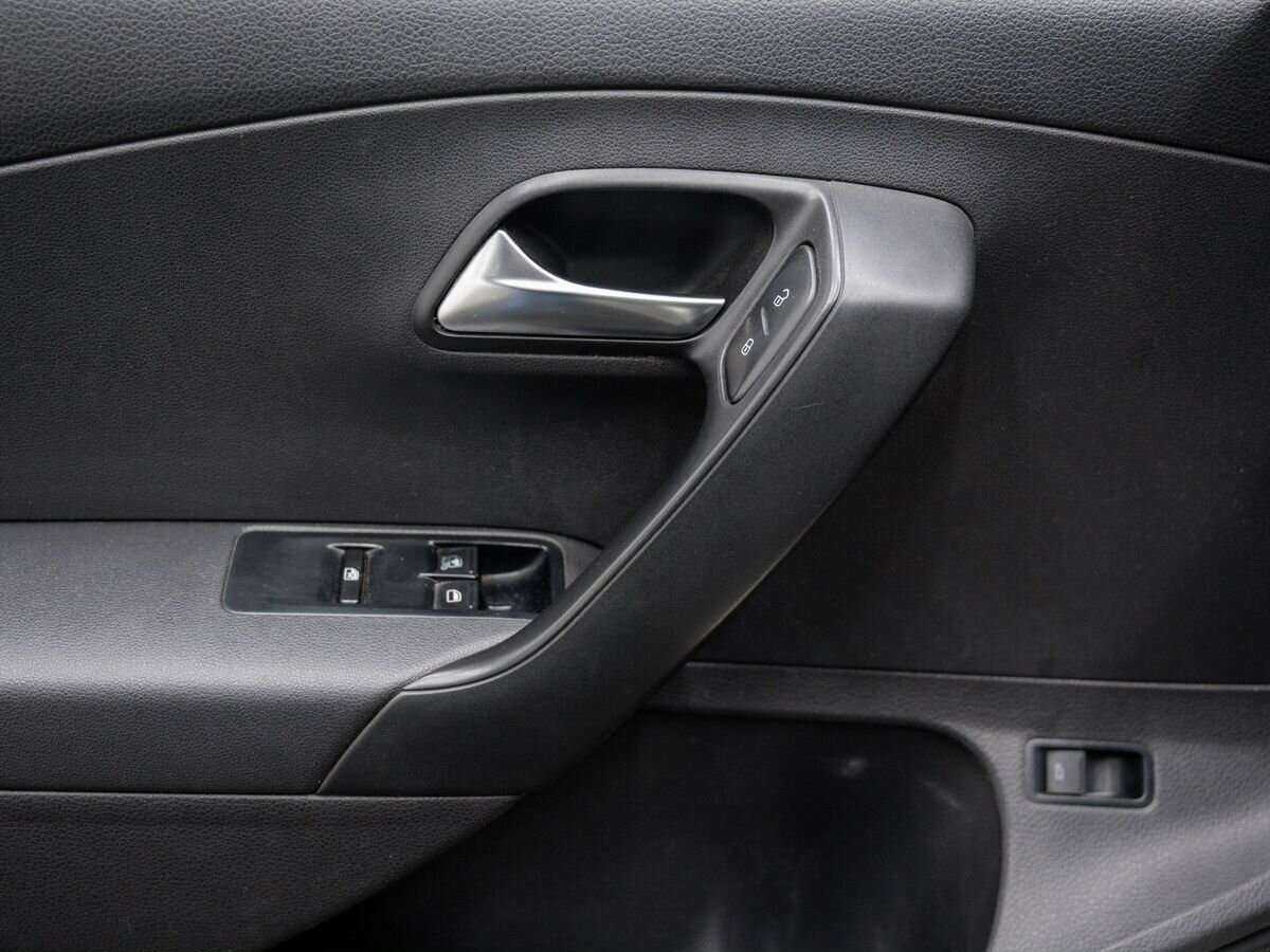 Volkswagen Polo, 2010 Фото №13