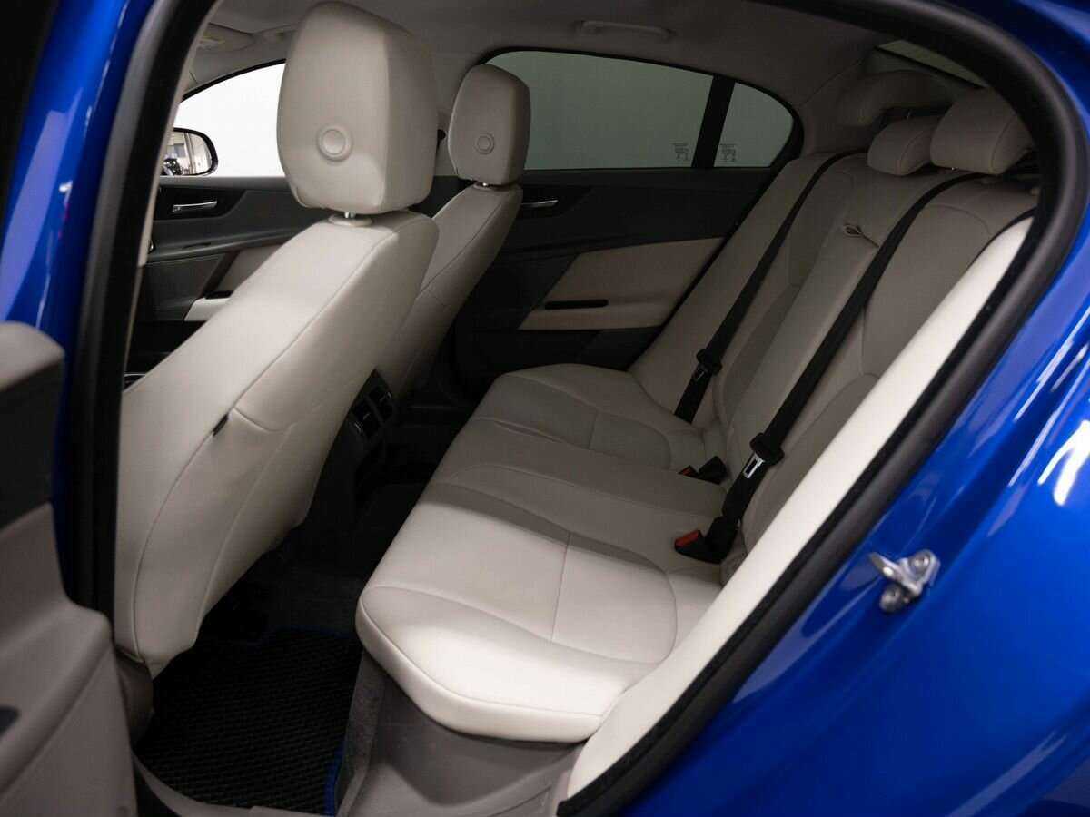 Jaguar XE, 2017 Фото №9