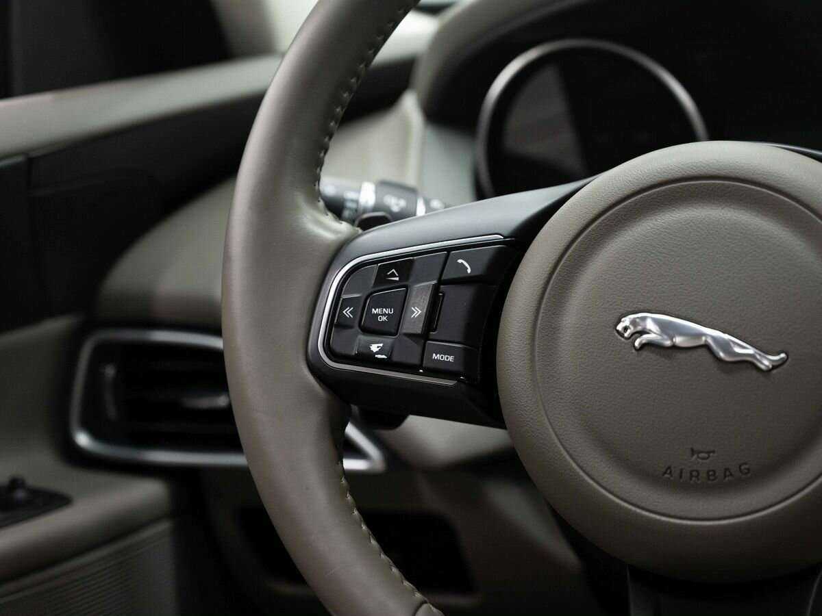 Jaguar XE, 2017 Фото №15