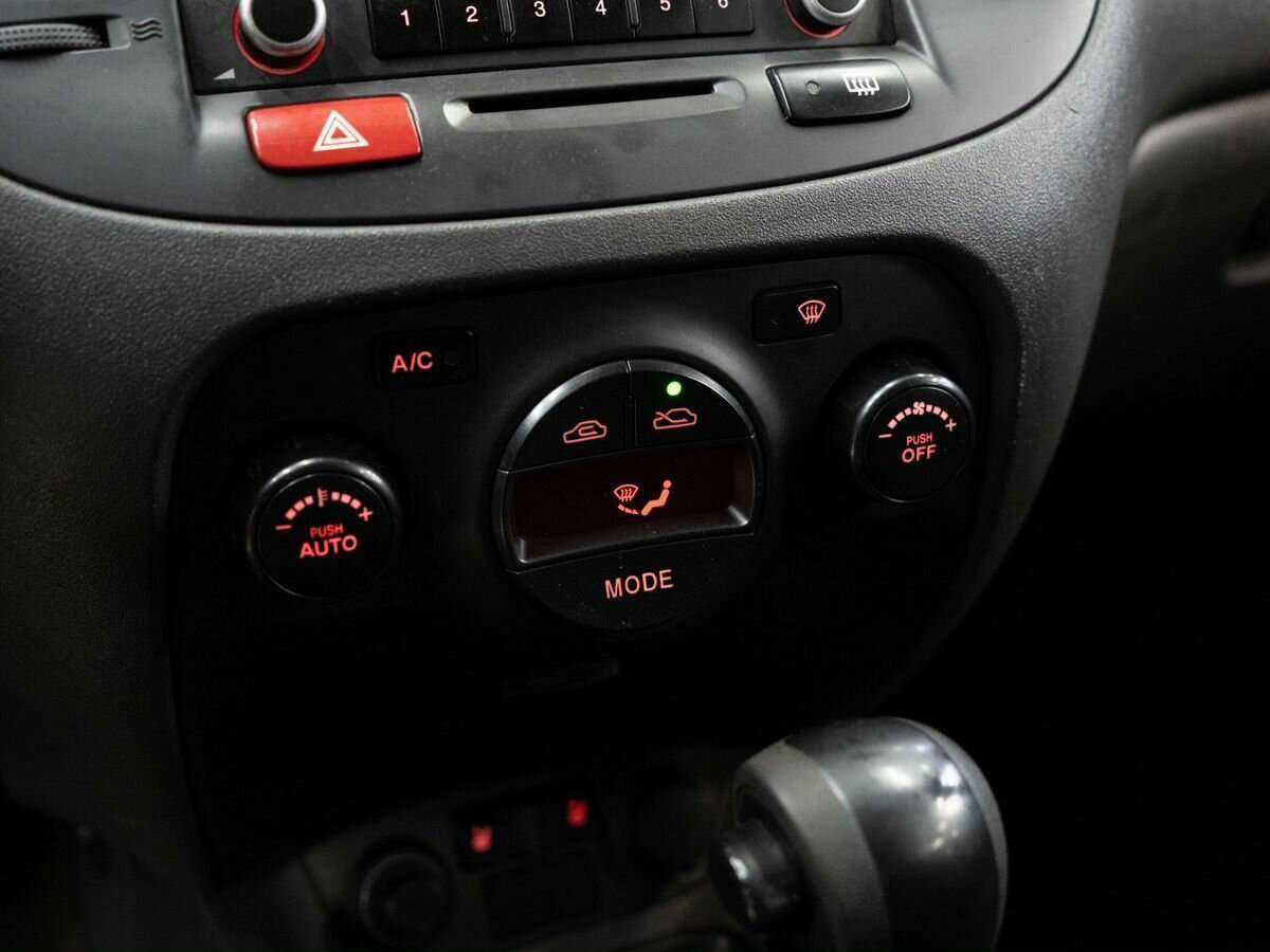 Kia Rio, 2010 Фото №12