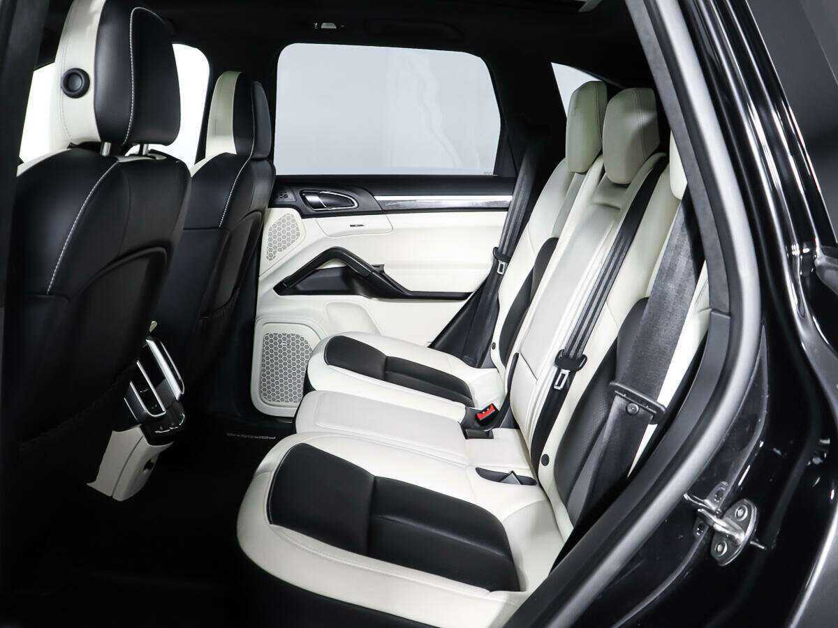 Porsche Cayenne GTS, 2015 Фото №12