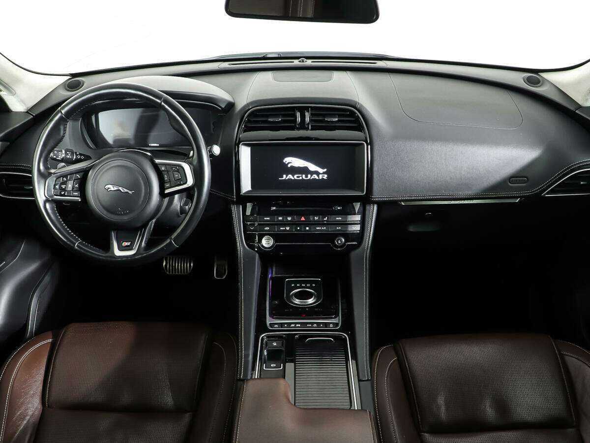 Jaguar F-Pace, 2017 Фото №11