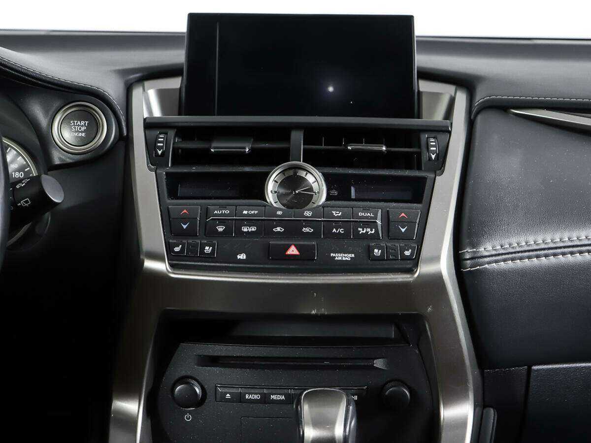 Lexus NX 200t, 2015 Фото №12