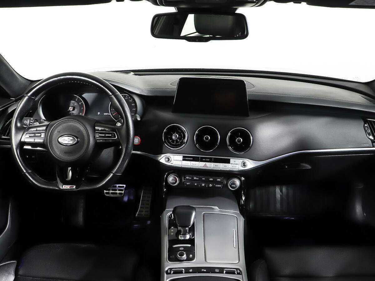 Kia Stinger, 2018 Фото №11