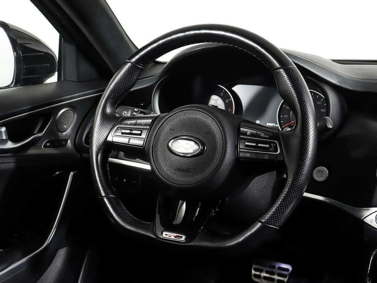 Kia Stinger, 2018 Фото №12