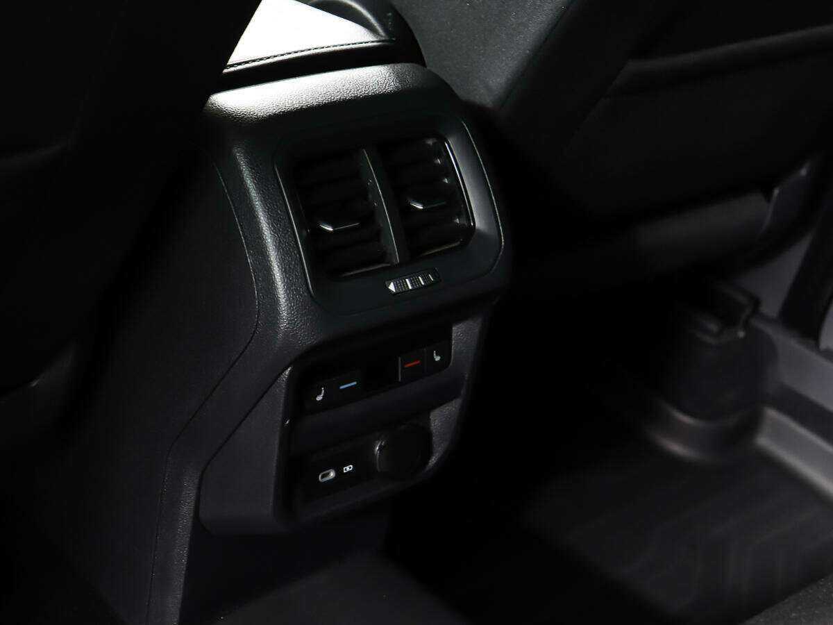 Volkswagen Tiguan, 2021 Фото №15