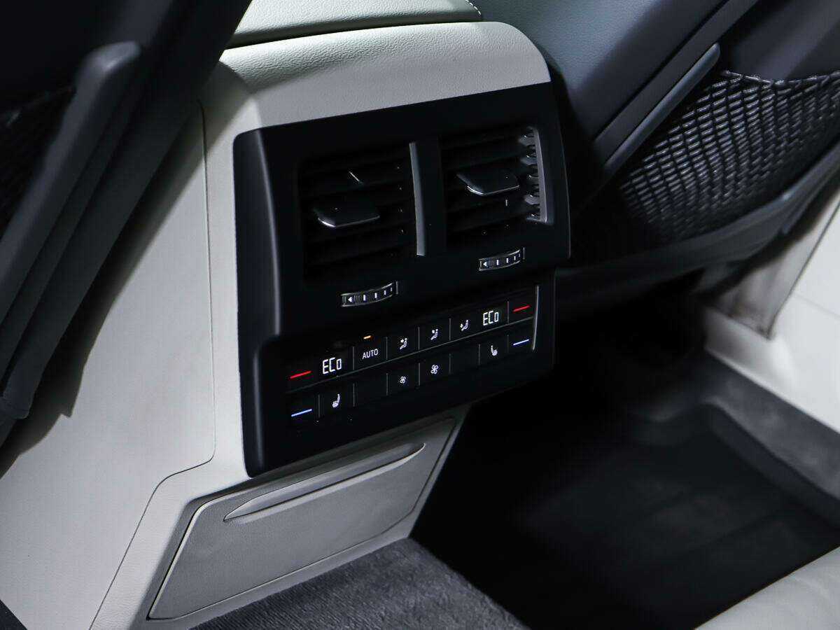 Volkswagen Touareg, 2020 Фото №16