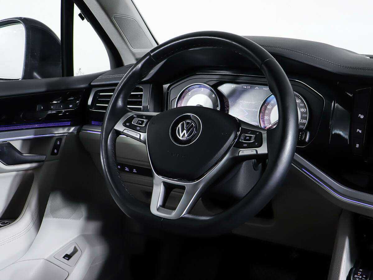 Volkswagen Touareg, 2020 Фото №17