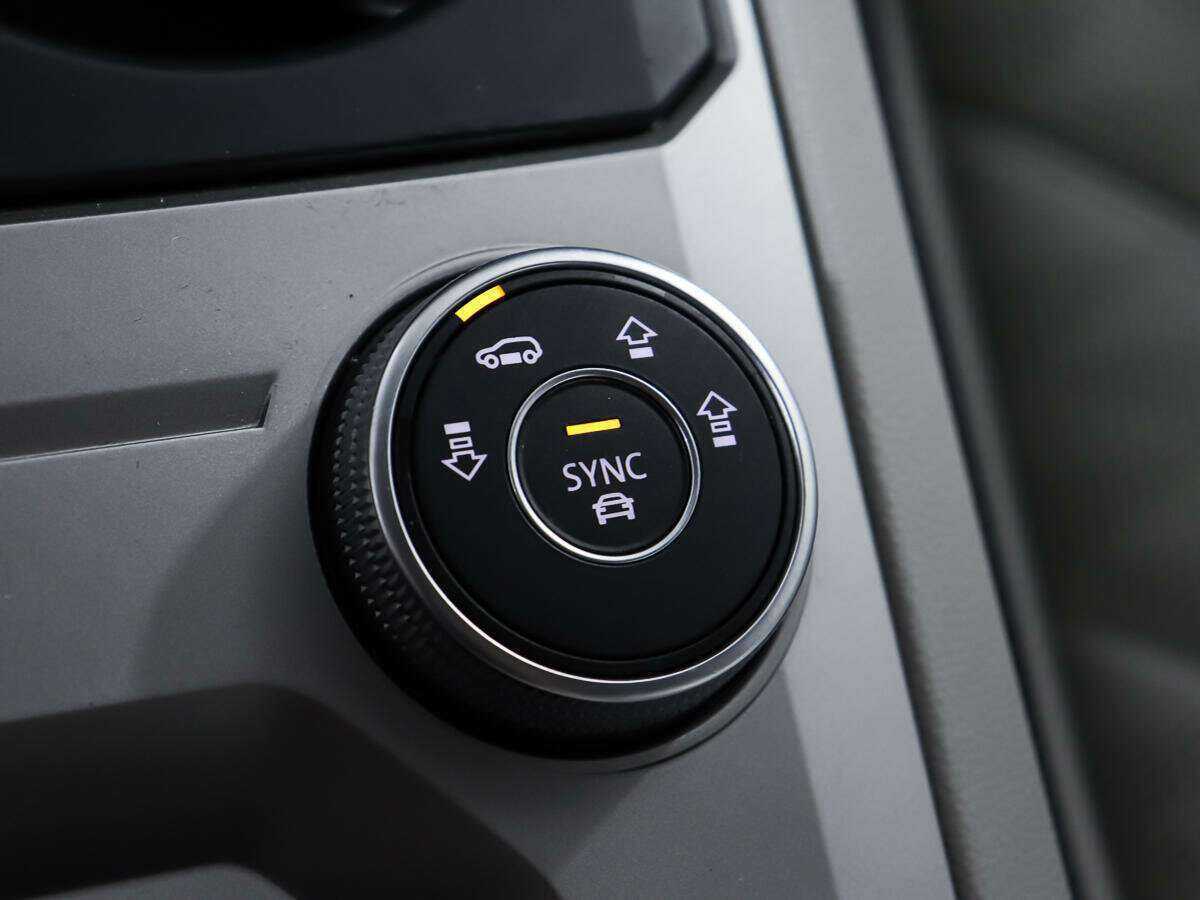 Volkswagen Touareg, 2020 Фото №20