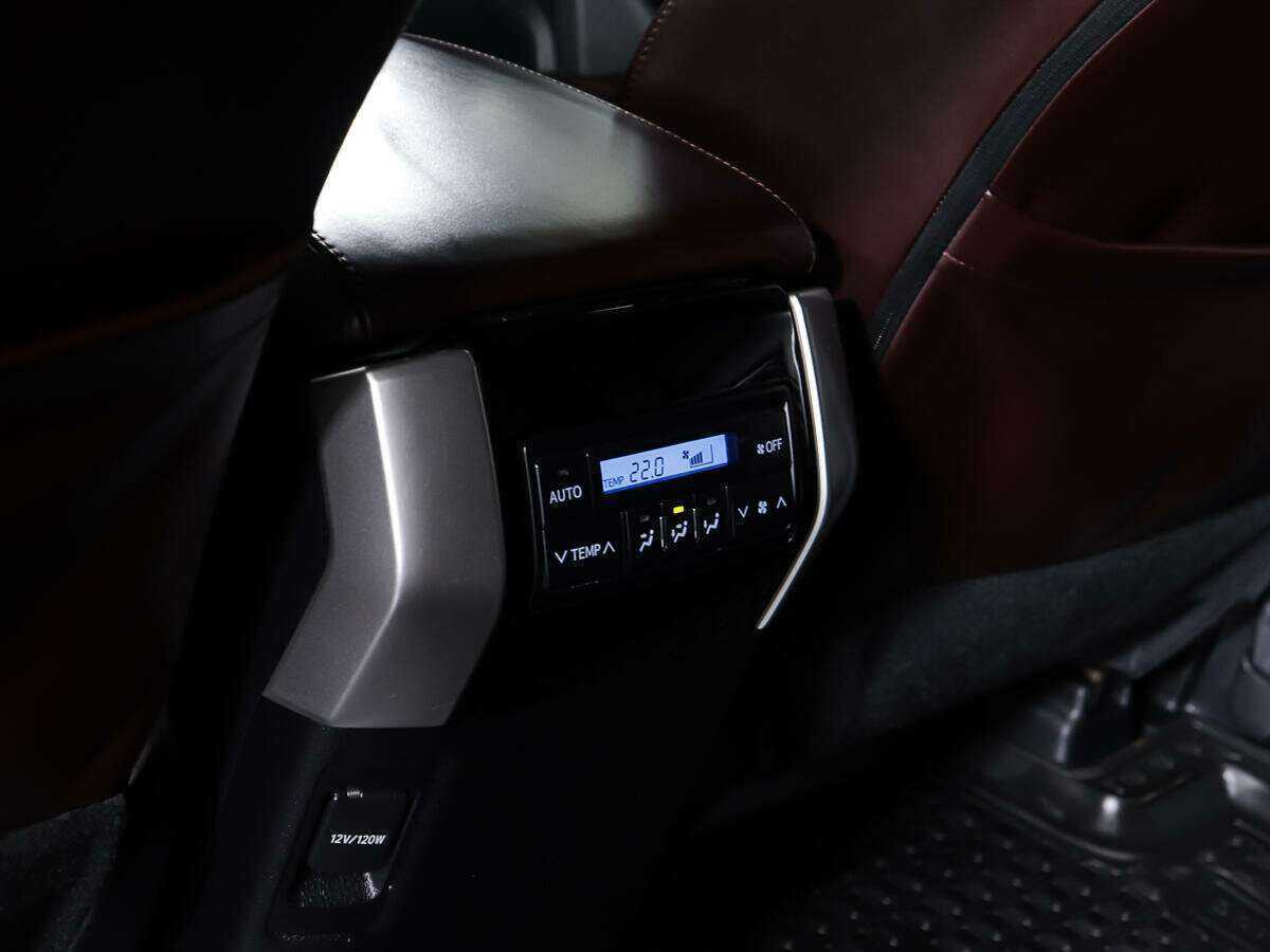 Toyota Land Cruiser Prado, 2021 Фото №16