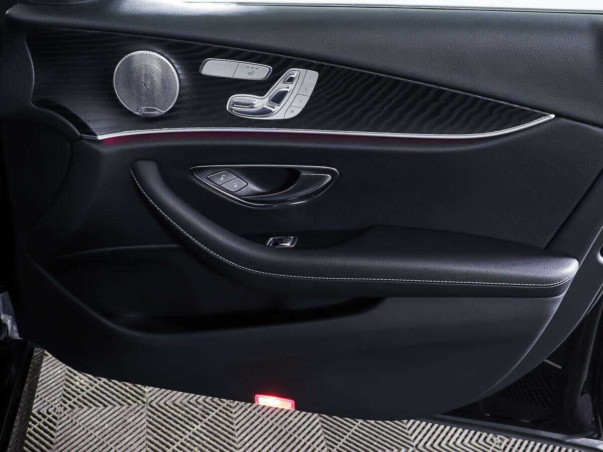 Mercedes-Benz E-Класс 300, 2016 Фото №14