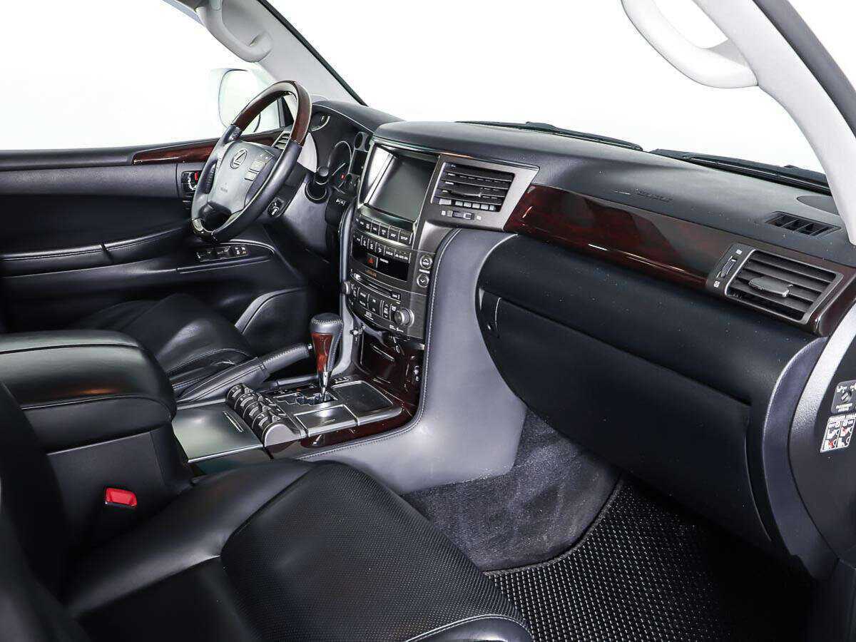 Lexus LX 570, 2011 Фото №8