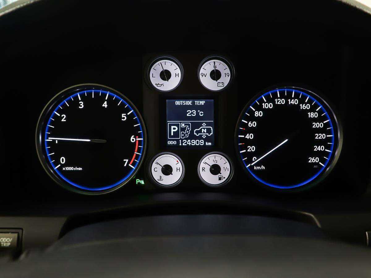 Lexus LX 570, 2011 Фото №13