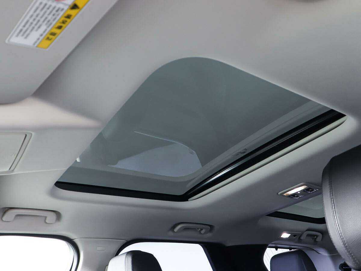 Land Rover Discovery, 2018 Фото №24