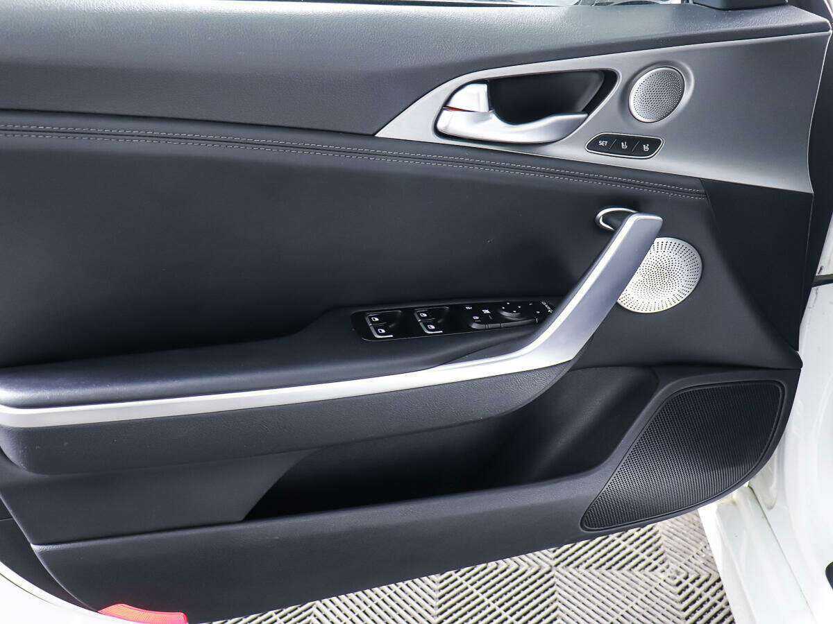 Kia Stinger, 2018 Фото №16