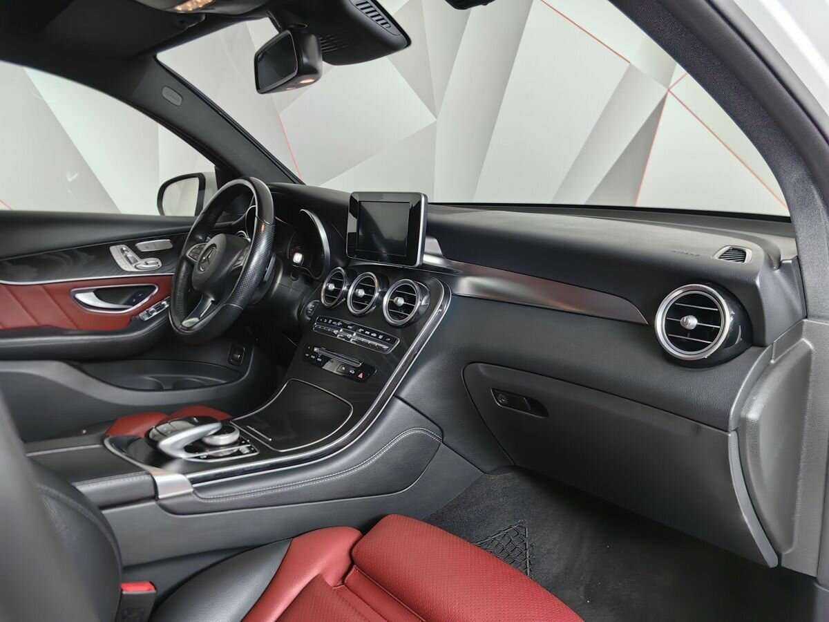 Mercedes-Benz GLC Coupe 300, 2017 Фото №9