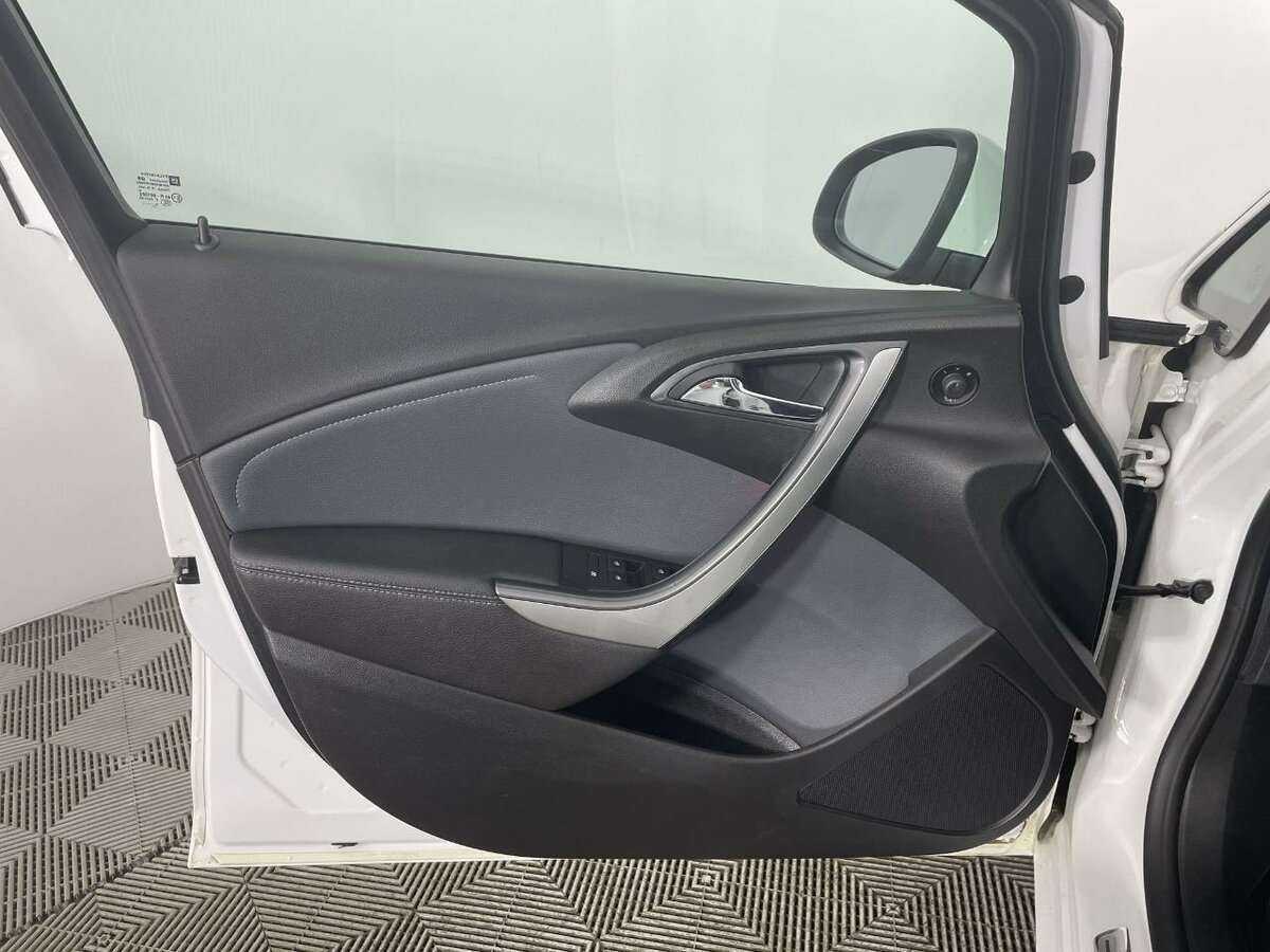 Opel Astra, 2013 - 129 703 км. | Фото №8